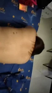 45岁大屁股熟女老公回老家了，去她出租房偷情操逼，这大屁股肥厚无比